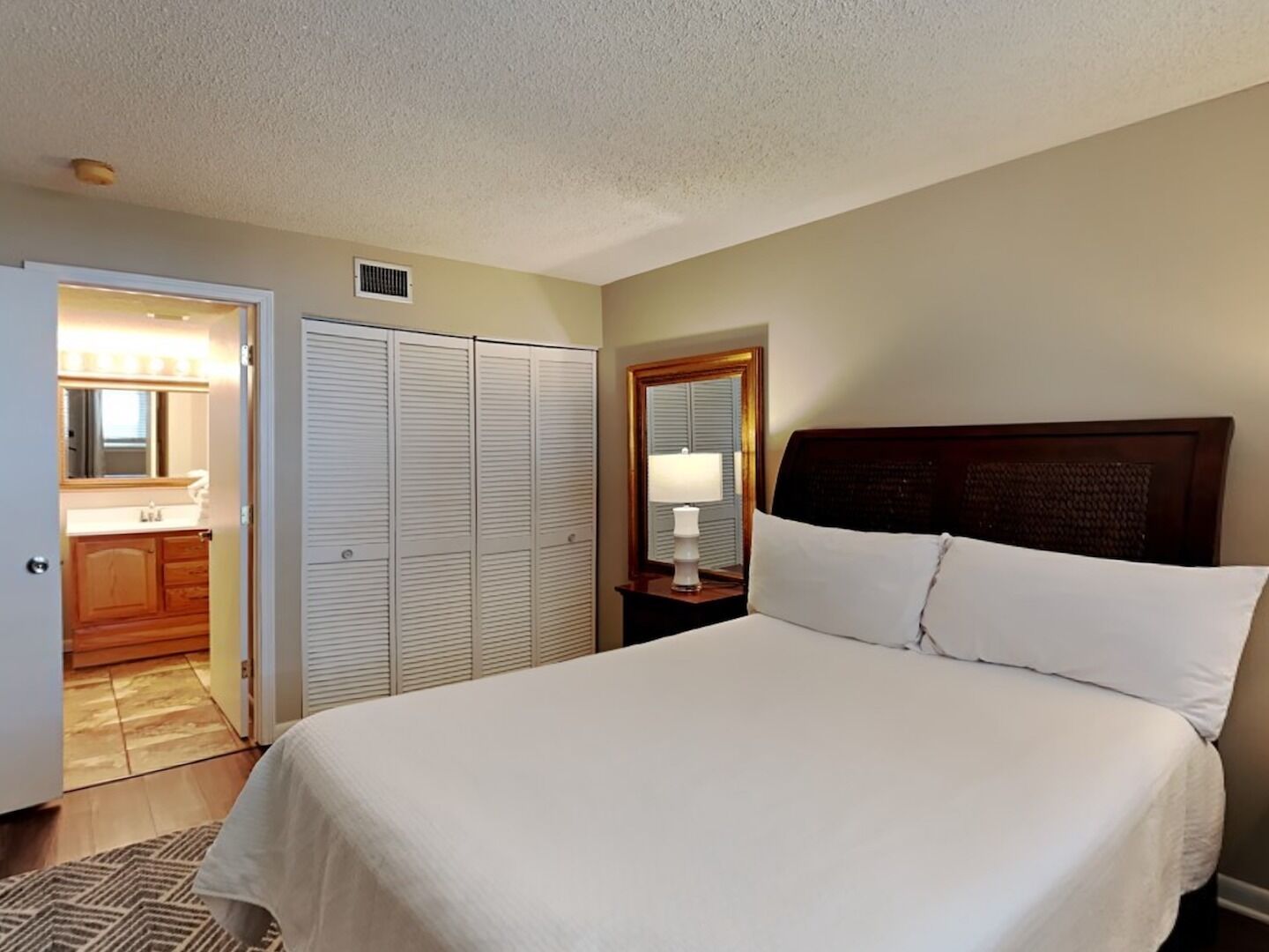 2 bedrooms, individually decorated, individually furnished, free WiFi