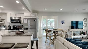 Condo, Multiple Beds, Balcony, Pool View (#2084 - No Pets) | Private kitchen | Oven, dishwasher, coffee/tea maker