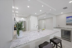 Fridge, microwave, oven, stovetop - Luxury Cape Marco Unit | Pool, Gym & Tennis (Marco Island)