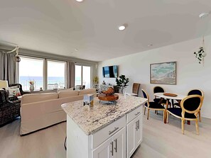 Coffee/tea maker - Sea Glass by Southern Vacation Rentals (Gulf Shores)