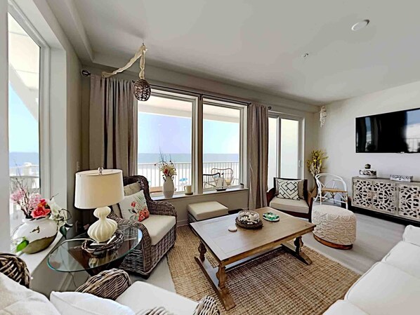 Living area - Sea Glass by Southern Vacation Rentals (Gulf Shores)