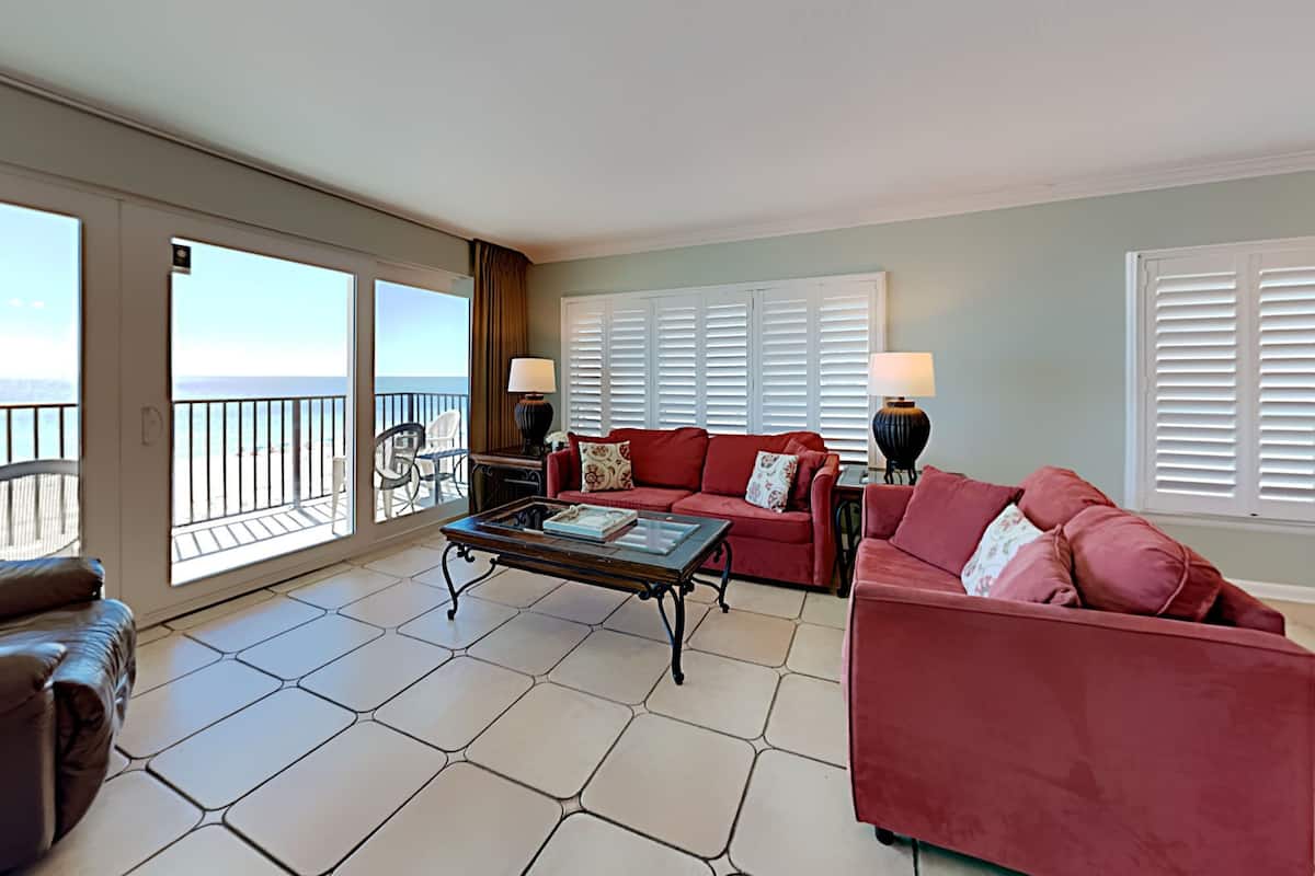 Condo (#501 - No Pets) | Living area