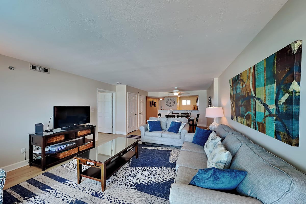 Condo, Multiple Beds, Balcony, Ocean View (#402 - No Pets) | Living area