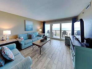 Appart'hôtel, plusieurs lits, balcon, vue océan (#304 - No Pets) | Coin séjour