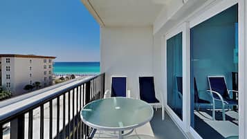 Appart'hÎtel (#711 - No Pets) | Restauration extérieure