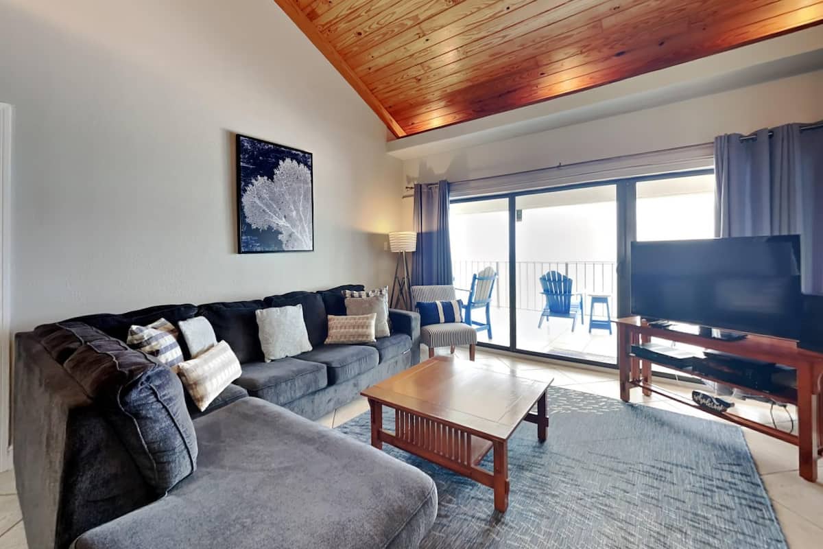 Condo, Multiple Beds, Balcony, Ocean View (#802A - No Pets Allowed) | Living area