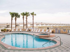 Pool - Summerwinds by Southern Vacation Rentals (Navarre)