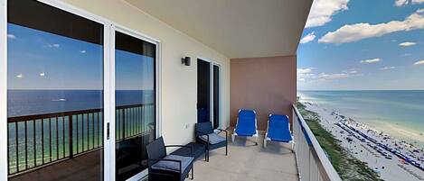 Apartment, Mehrere Betten, Balkon, Meerblick (#1603 - No Pets) | Unterkunftsgelände