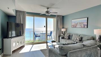 Kondominium, Beberapa Tempat Tidur, balkon, pemandangan samudra (#1515 - No Pets Allowed) | Area keluarga | Televisi layar datar 40-inci dengan saluran TV digital dan TV