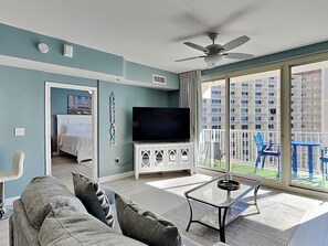 Living area - Shores of Panama by Resort Collection (Panama City Beach)