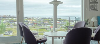 Great 3 BR Loft Apt - Views-Free Parking