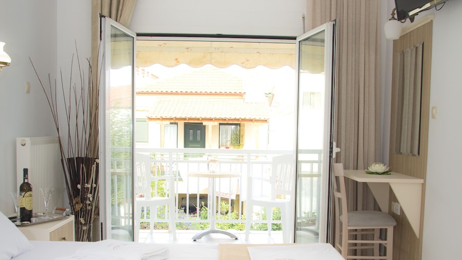 Astron Hotel