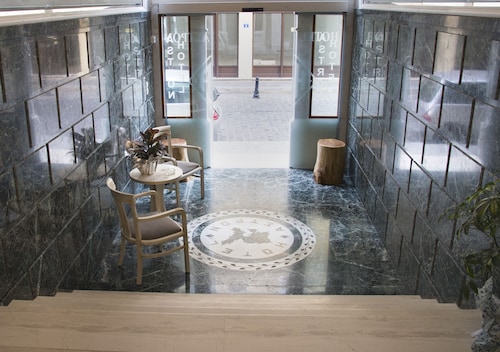 Astron Hotel