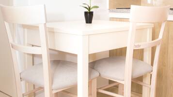 1 bedroom, in-room safe, desk, laptop workspace