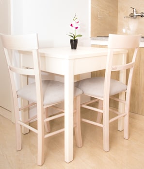 1 chambre, coffres-forts dans les chambres, bureau