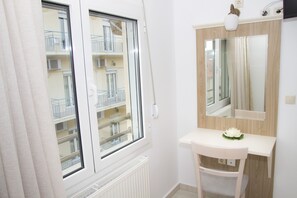 1 chambre, coffres-forts dans les chambres, bureau