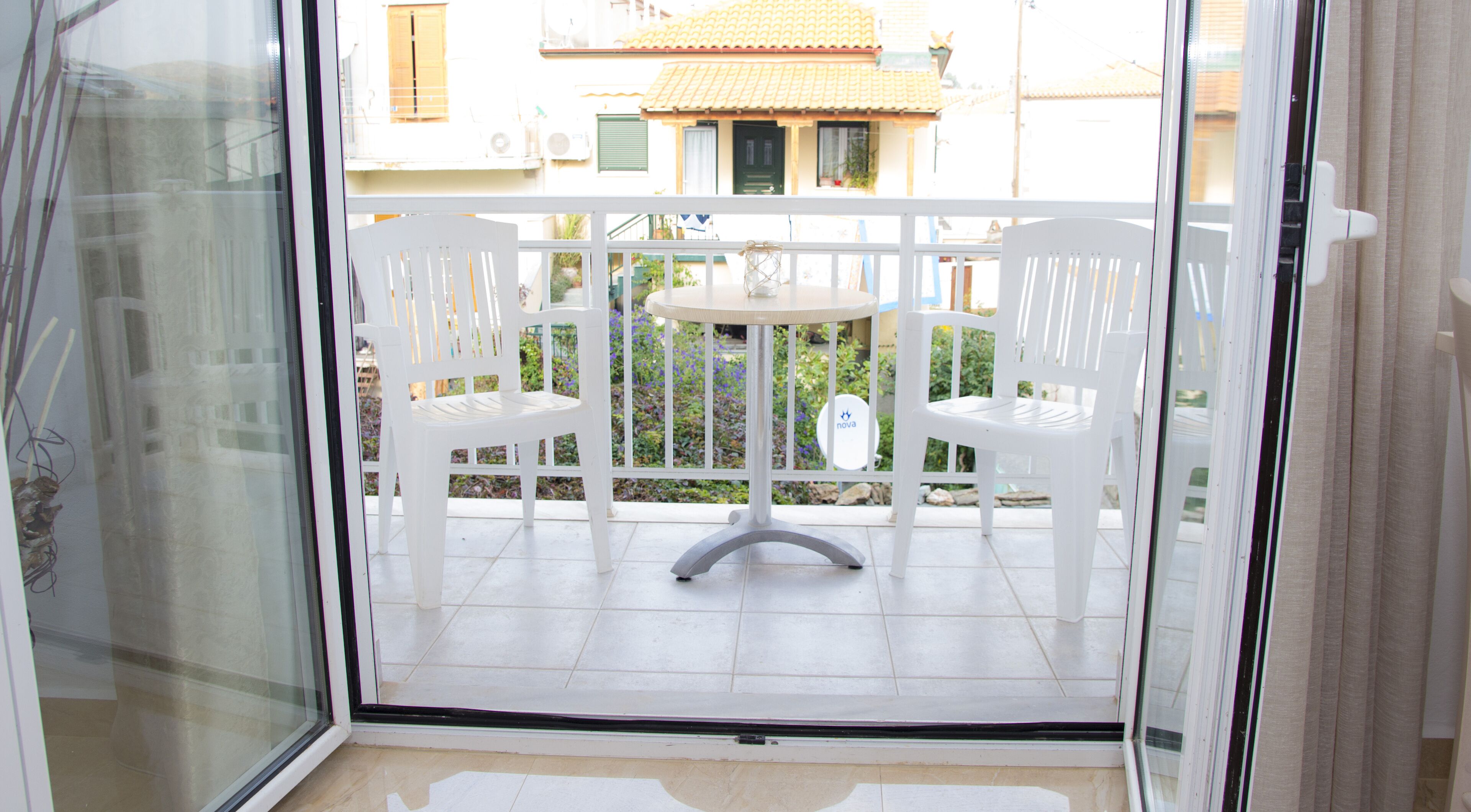Double Room - With Balcony | 1 Schlafzimmer, Zimmersafe, Schreibtisch, laptopgeeigneter Arbeitsplatz