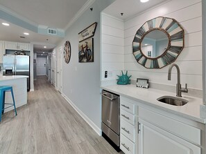 コンドミニアム ベッド (複数台) バルコニー オーシャンビュー (#705 - No Pets) | 内装