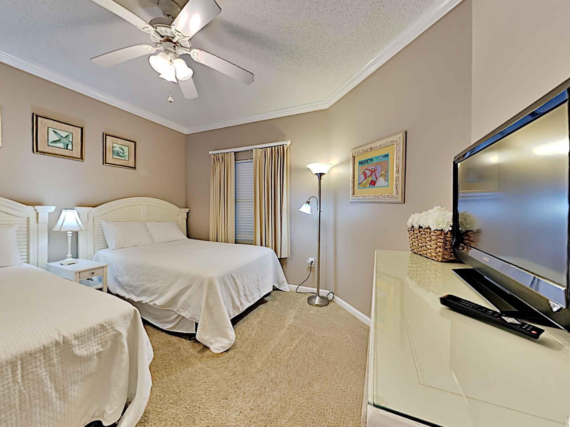 Apartamento, varias camas, balcón, vistas al mar (#903 - No Pets) | 2 dormitorios, wifi gratis, decoración individual