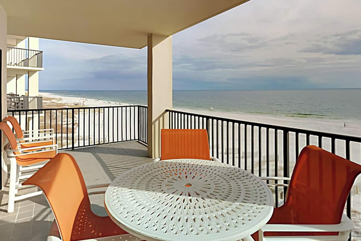 Condo, Multiple Beds, Balcony, Ocean View (#411 - No Pets Allowed) | Outdoor dining