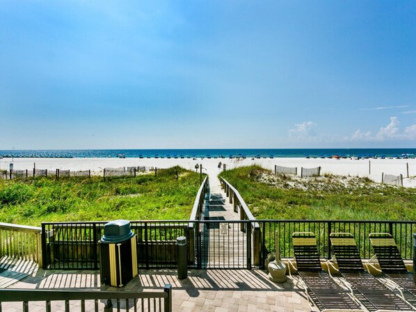 Property grounds - The Palms of Orange Beach by SVR (Orange Beach)