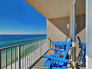 Apartment, Mehrere Betten, Balkon, Meerblick (#1306 - No Pets) | Unterkunftsgelände