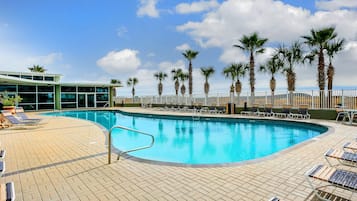 Condo (3 Bedrooms) | Property amenity