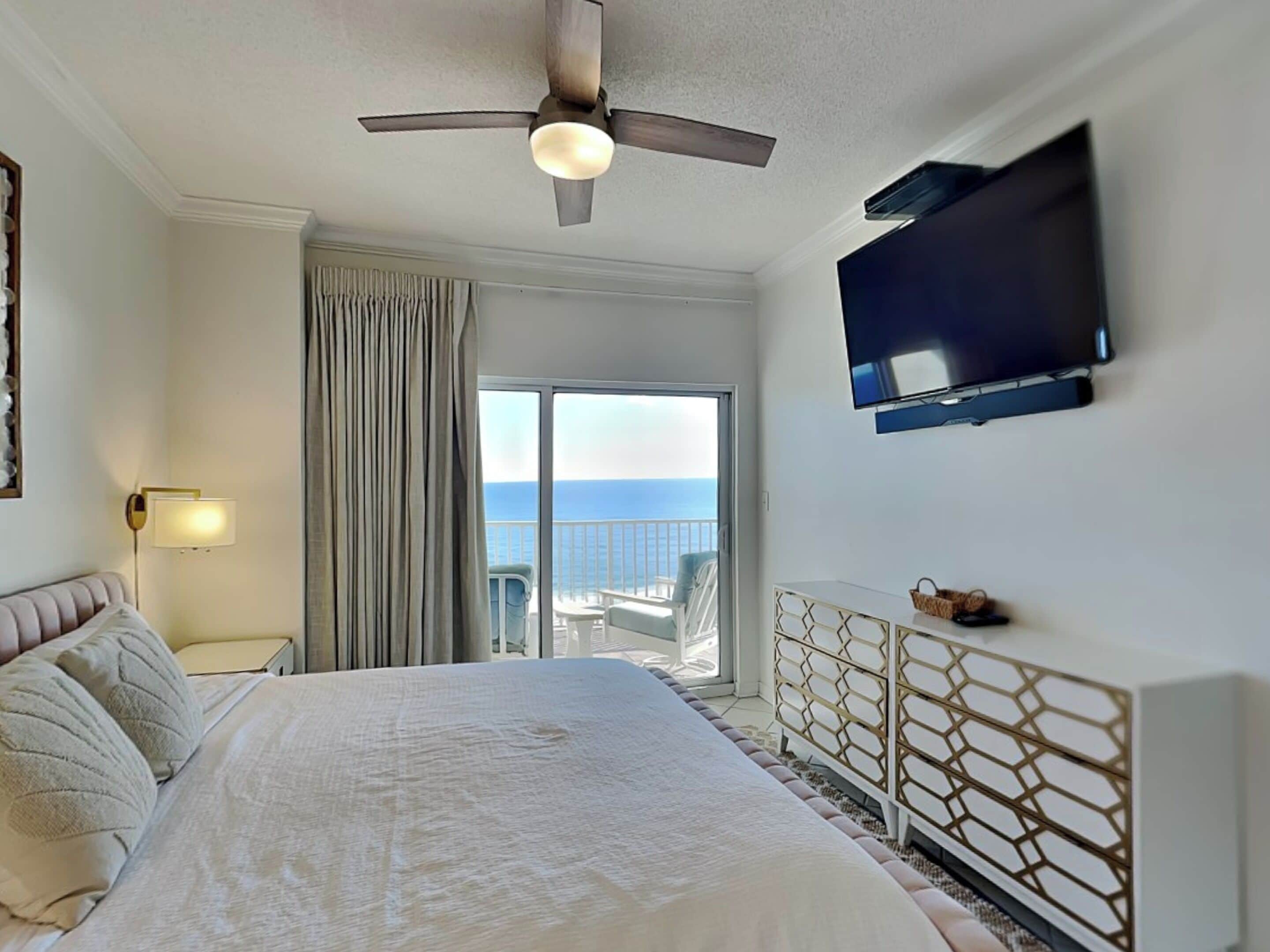 Condo (3 Bedrooms) | Property amenity