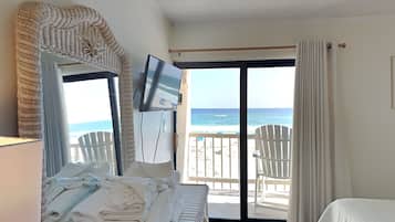 Condo, 1 Queen Bed with Sofa bed, Balcony, Ocean View (#9 - No Pets)
