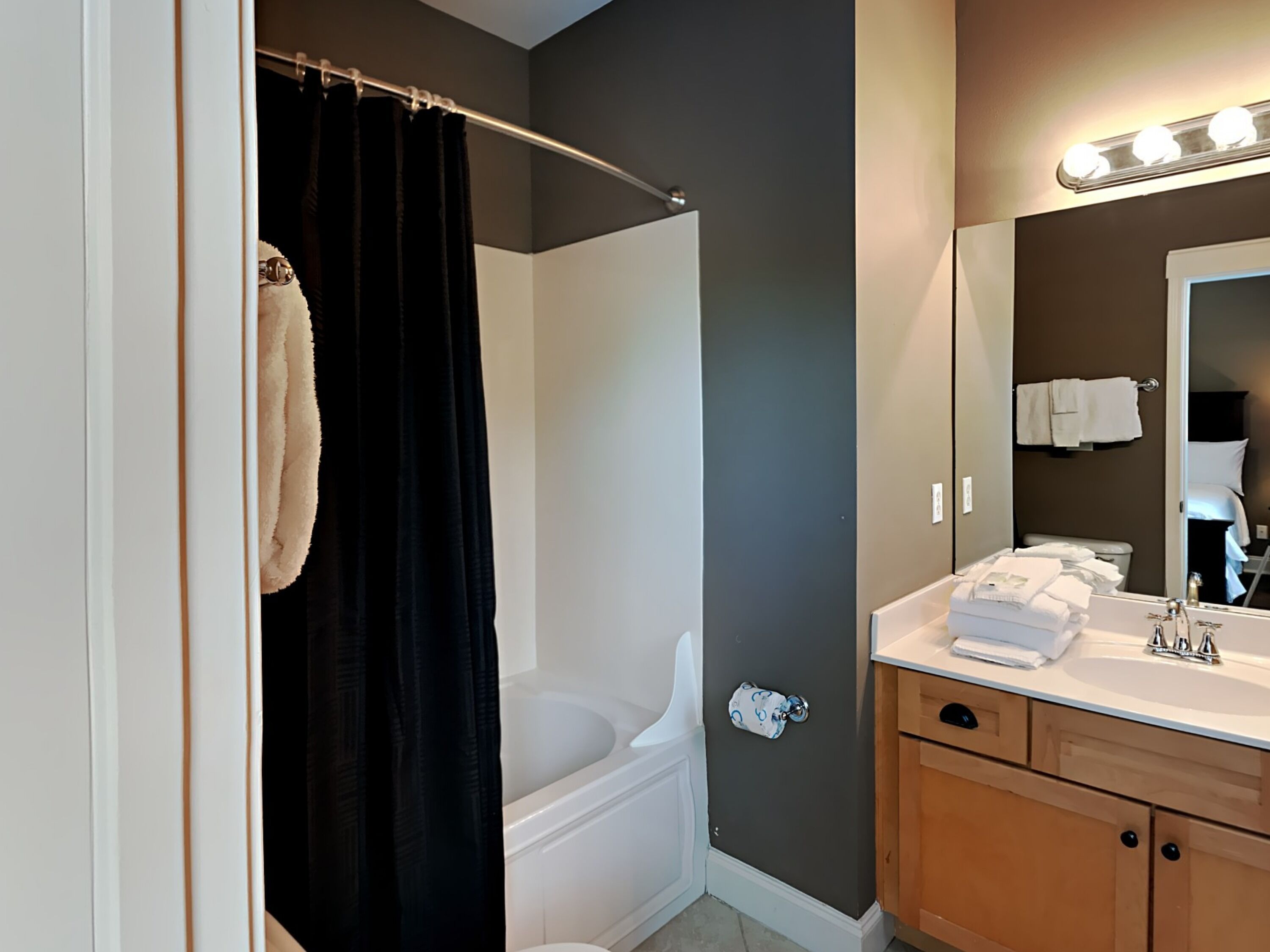Condo, Multiple Beds, Balcony (#713 - No Pets) | Bathroom | Towels