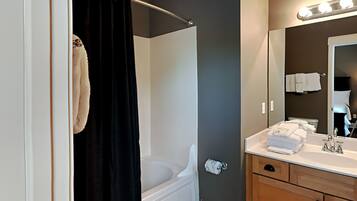 Condo, Multiple Beds, Balcony (#713 - No Pets) | Bathroom | Towels