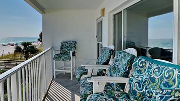 Condo, Multiple Beds, Kitchen, Ocean View (#9 - No Pets) | Property grounds