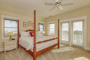 4 bedrooms, iron/ironing board, WiFi