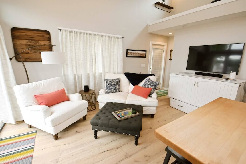 The Chicken Coop, A Modern Riverfront Oasis (908) - Lake Albert, Granger
