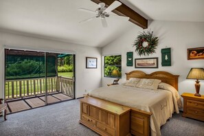 4 bedrooms, iron/ironing board, Internet, bed sheets