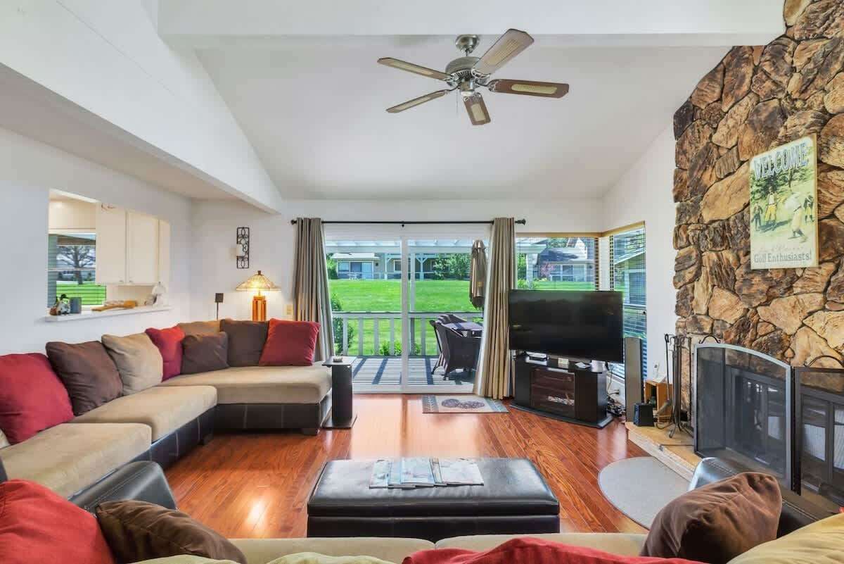 TV, fireplace, DVD player