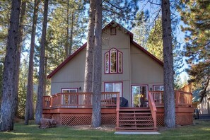 Exterior - Mountain Oaks - 35 Oak Court PET! (Blairsden)
