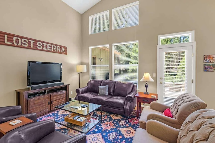 Madora Creek House - 460 Sequoia - Lake Davis, CA