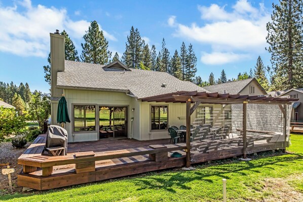 Terrace/patio - Stunning on the 17th Fairway - 119 Cottonwood Drive (Blairsden)