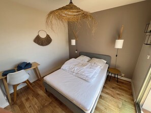 2 chambres, fer et planche à repasser, lit parapluie, Wi-Fi