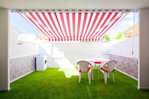 Outdoor dining - New apartment with terrace in Costa del Silencio (Arona)