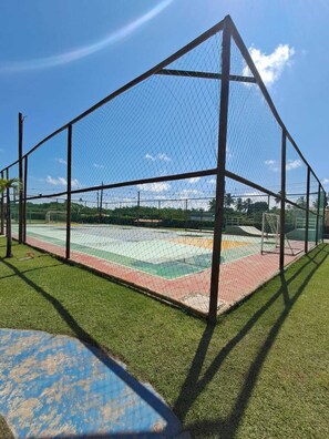 Sport court - Resort facilities include swimming pool, gym, football pitch and court. (Ipojuca)