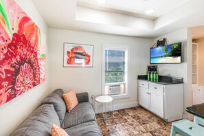 TV - Get the privacy of a home for the price of a condo! This 1 bedroom, 1 bath cotta (Port Aransas)