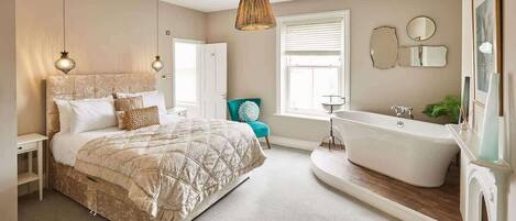 6 dormitoris, escriptori i planxa i posts de planxar