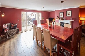 Dining - Host & Stay | One Mulgrave Place (Whitby)