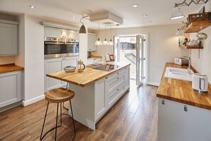 Fridge, microwave, oven, stovetop - Host & Stay | One Mulgrave Place (Whitby)