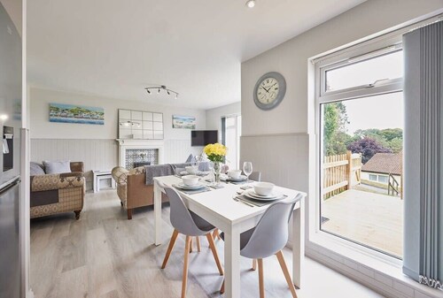 Host & Stay | Robin's Nest