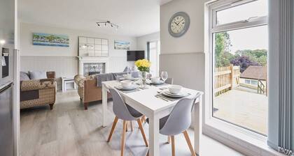 Host & Stay | Robin's Nest