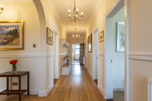 Interior - St Michael's : 5 bedroom house with views to the mountains (Kippen)