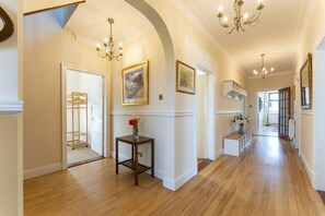 المنشأة من ا�لداخل